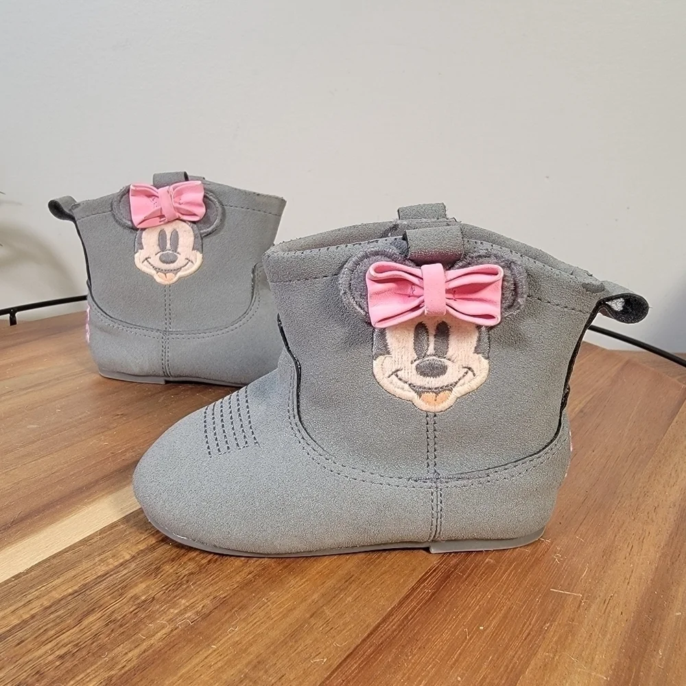 Disney Soft Faux Suede Minnie Mouse Baby Boots Size 18 - 24 months